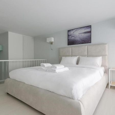Piraeus Urban Style Studio #2 Apartment Bagian luar foto