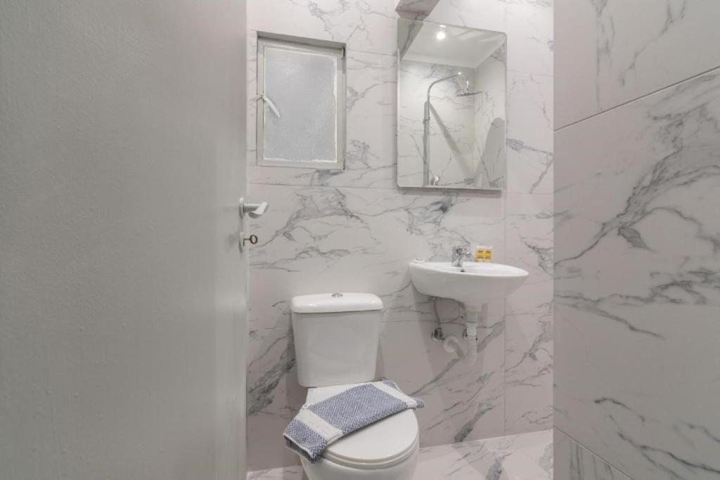 Piraeus Urban Style Studio #2 Apartment Bagian luar foto